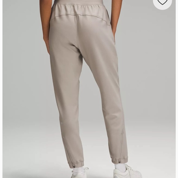 Adapted state hr fleece jogger in size 2 river stone color - Picture 2 of 3